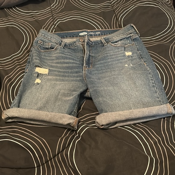 Old Navy High Waisted Jean Shorts - Picture 2 of 4